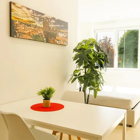 Apartamento Monolocale Moderno E Luminoso, Business Údine